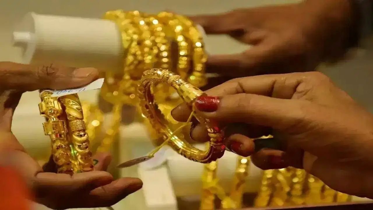 Gold Prices: ट्रंप की टैरिफ नीति ने लाया सुनहरा संकट, सोने की कीमत में भारी गिरावट