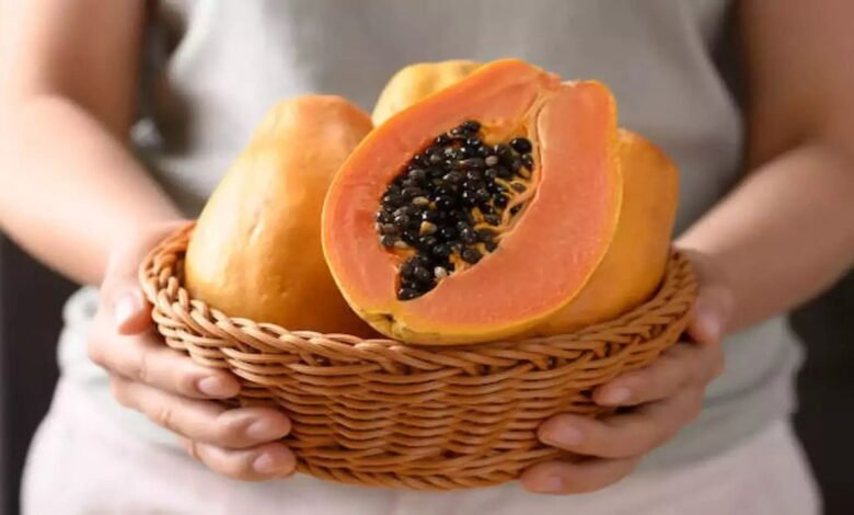 Papaya Benefits: क्या पपीता खाकर आप भी अपना वजन कम कर सकते हैं? जानें इसका सही तरीका!